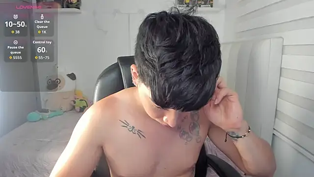 Snapshot of santy7v7 chatting on 07/15/26, 01:38 santy7v7 online show from 07/15/26, 01:38