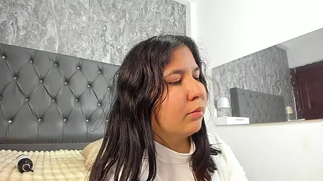 Lia sarahi online show from 02/07/26, 12:20