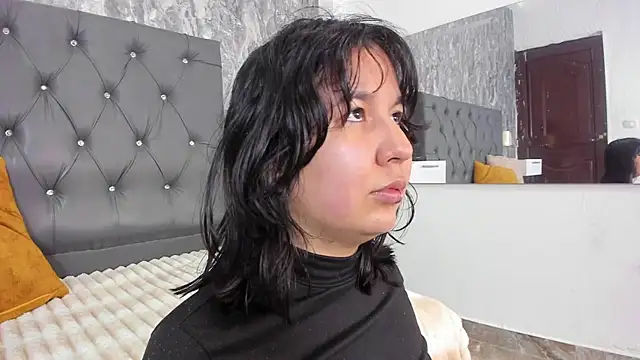 Lia sarahi online show from 02/25/26, 11:42