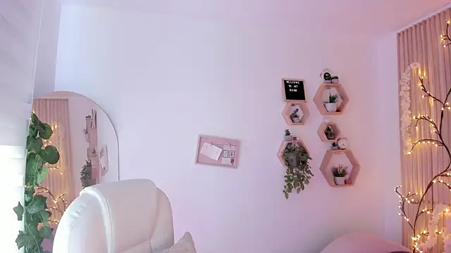 paulinacostello online show from 10/10/25, 03:55