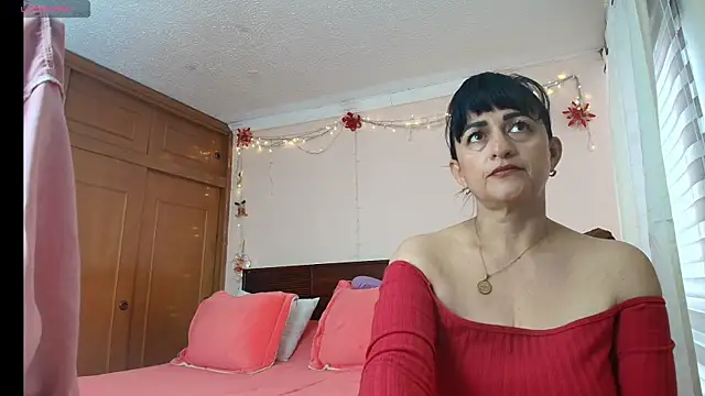 Snapshot of ISABEEL_SOFIA01 chatting on 05/22/26, 01:39 ISABEEL SOFIA01 online show from 05/22/26, 01:39