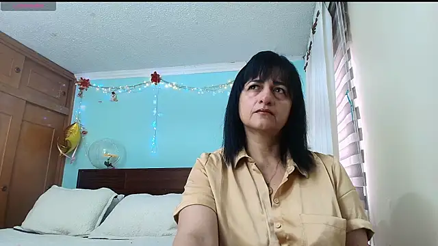 Snapshot of ISABEEL_SOFIA01 chatting on 07/15/26, 12:43 ISABEEL SOFIA01 online show from 07/15/26, 12:43