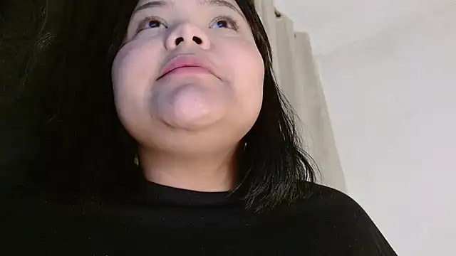 Snapshot of sexychubby___ chatting on 01/13/25, 01:02 sexychubby online show from 01/13/25, 01:02