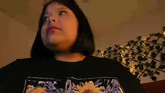 Snapshot of sexychubby___ chatting on 02/23/25, 10:49 sexychubby online show from 02/23/25, 10:49