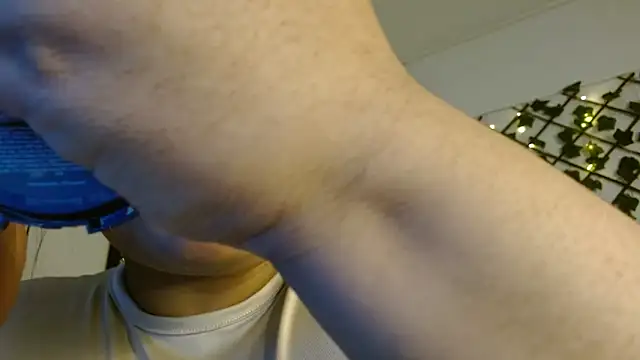 Snapshot of sexychubby___ chatting on 03/11/25, 02:43 sexychubby online show from 03/11/25, 02:43