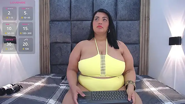 AmandaRousel online show from 10/29/25, 02:41