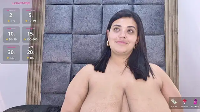 AmandaRousel online show from 11/18/25, 08:02