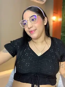 Snapshot of Amandanauty chatting on 12/15/24, 01:13 Amandanauty online show from 12/15/24, 01:13