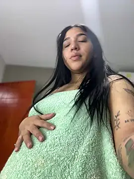 Snapshot of Amandanauty chatting on 01/26/25, 04:09 Amandanauty online show from 01/26/25, 04:09