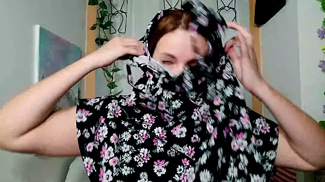 Snapshot of victorialotus chatting on 02/27/25, 04:41 victorialotus online show from 02/27/25, 04:41