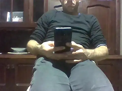 aroj95 online show from 10/13/25, 11:16