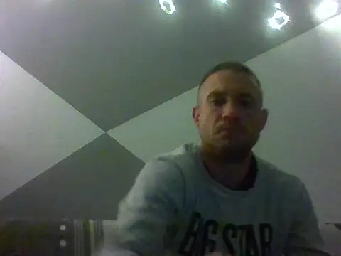 aroj95 online show from 04/22/26, 08:32