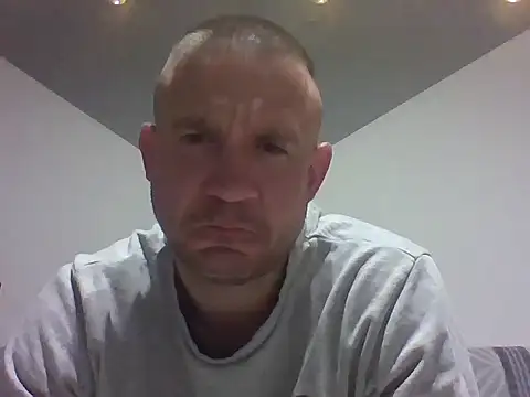 aroj95 online show from 04/27/26, 10:41