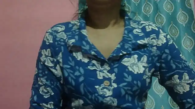 Snapshot of AVNI09- chatting on 01/12/26, 10:53 AVNI09- online show from 01/12/26, 10:53