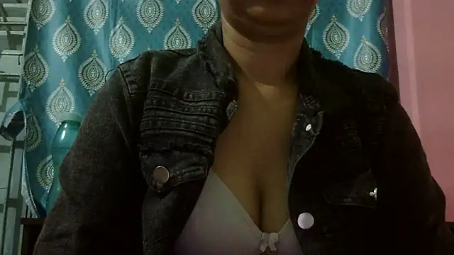 Snapshot of AVNI09- chatting on 01/15/26, 05:16 AVNI09- online show from 01/15/26, 05:16