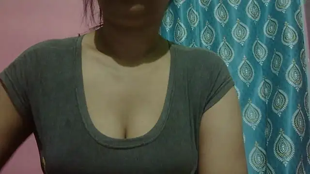 Snapshot of AVNI09- chatting on 02/02/26, 12:04 AVNI09- online show from 02/02/26, 12:04