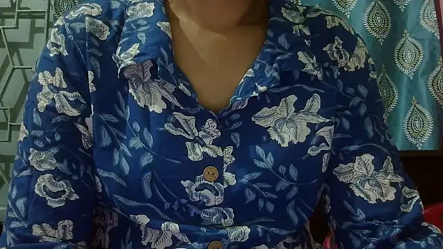 Snapshot of AVNI09- chatting on 02/04/26, 01:06 AVNI09- online show from 02/04/26, 01:06