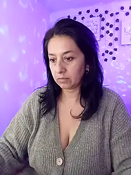 Snapshot of camilalatti chatting on 02/24/25, 12:09 camilalatti online show from 02/24/25, 12:09