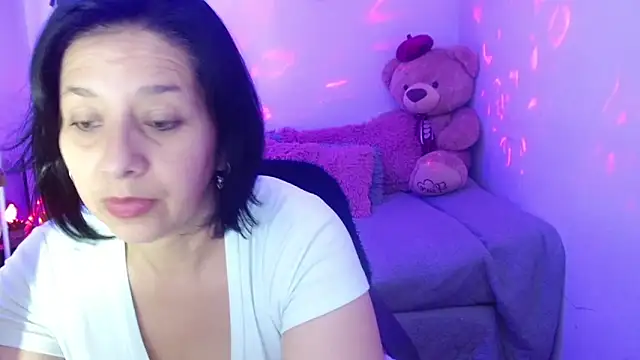 Snapshot of camilalatti chatting on 10/04/25, 11:58 camilalatti online show from 10/04/25, 11:58