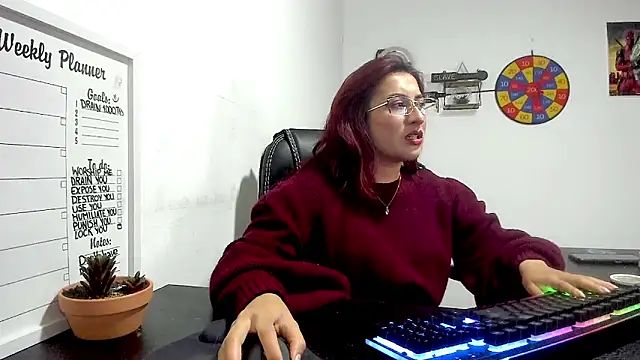 Snapshot of Scarlett_Sen chatting on 12/13/24, 02:38 Scarlett Sen online show from 12/13/24, 02:38