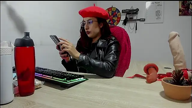 Snapshot of Scarlett_Sen chatting on 03/18/25, 02:15 Scarlett Sen online show from 03/18/25, 02:15