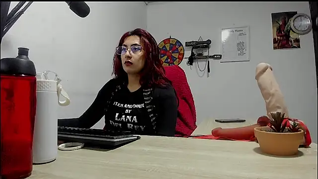 Snapshot of Scarlett_Sen chatting on 03/20/25, 01:26 Scarlett Sen online show from 03/20/25, 01:26