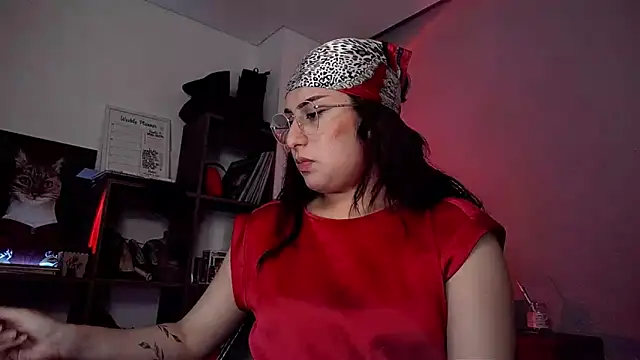 Snapshot of Scarlett_Sen chatting on 10/13/25, 03:01 Scarlett Sen online show from 10/13/25, 03:01