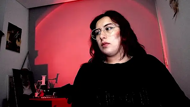 Snapshot of Scarlett_Sen chatting on 11/12/25, 12:49 Scarlett Sen online show from 11/12/25, 12:49