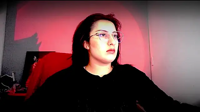 Snapshot of Scarlett_Sen chatting on 02/17/26, 01:07 Scarlett Sen online show from 02/17/26, 01:07