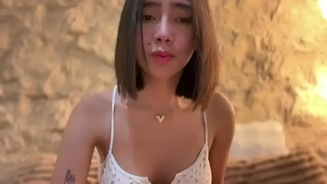 GenesisCastillano online show from 04/10/26, 10:53