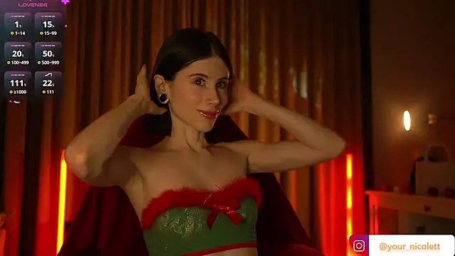 Snapshot of Your_Nicolett chatting on 12/21/25, 12:40 Your Nicolett online show from 12/21/25, 12:40