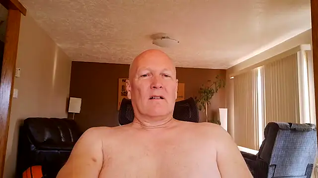 Snapshot of BasicAnt chatting on 06/27/26, 02:34 BasicAnt online show from 06/27/26, 02:34