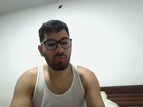 Snapshot of x-sebastian chatting on 09/28/25, 12:27 x-sebastian online show from 09/28/25, 12:27