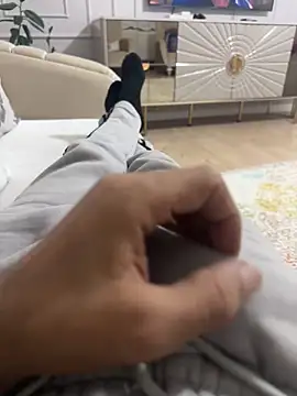 MAHKE12 online show from 10/19/25, 08:42