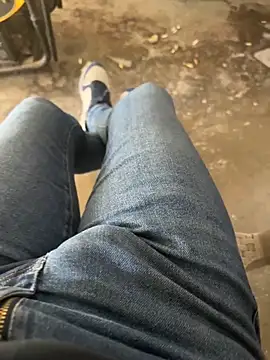 MAHKE12 online show from 11/21/25, 09:19