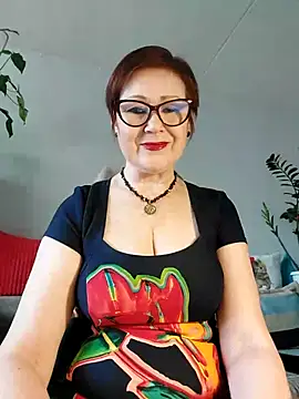 Snapshot of Fire_Night chatting on 11/13/25, 08:24 Fire Night online show from 11/13/25, 08:24