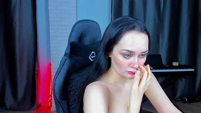 QueenAliss online show from 01/28/25, 11:38