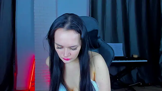 QueenAliss online show from 02/11/25, 02:24