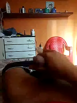 Snapshot of Emanuel45js chatting on 12/12/24, 07:04 Emanuel45js online show from 12/12/24, 07:04