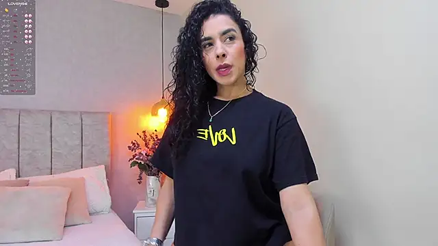 Snapshot of Maysoon_sabato chatting on 01/13/25, 12:13 Maysoon sabato online show from 01/13/25, 12:13