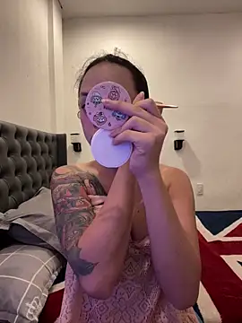 SweetCheska19 online show from 04/09/26, 04:56