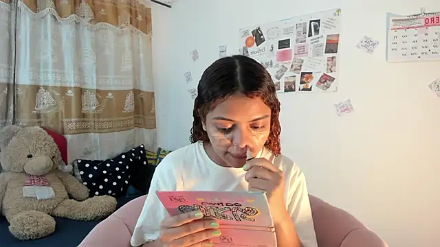 ValienteGirl  online show from 01/18/25, 03:09