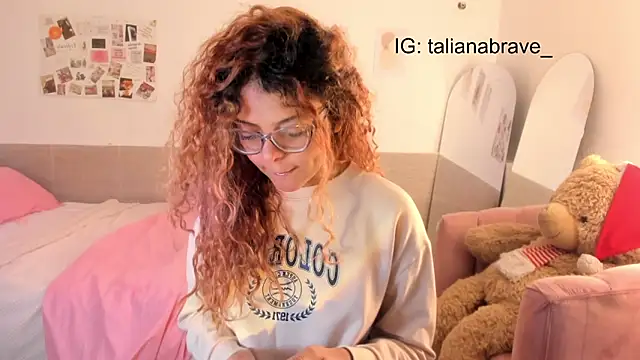 ValienteGirl  online show from 09/30/25, 03:22