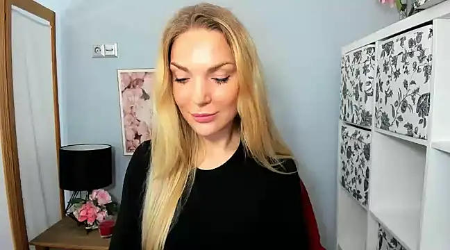 Snapshot of AulloraHoney chatting on 12/21/24, 06:19 AulloraHoney online show from 12/21/24, 06:19