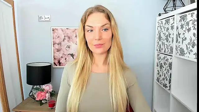 Snapshot of AulloraHoney chatting on 02/23/25, 09:33 AulloraHoney online show from 02/23/25, 09:33