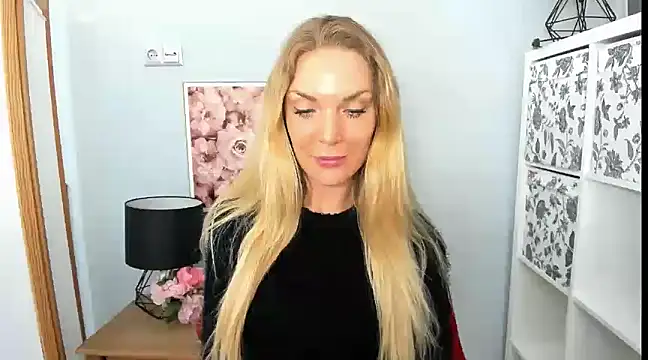 Snapshot of AulloraHoney chatting on 02/28/25, 07:46 AulloraHoney online show from 02/28/25, 07:46