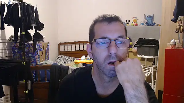 steph19x5 online show from 12/18/25, 05:13