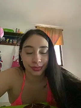 Snapshot of Elena222_ chatting on 02/23/25, 10:53 Elena222 online show from 02/23/25, 10:53