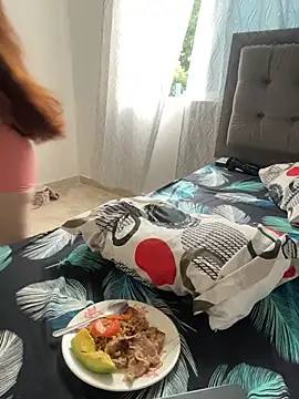 Snapshot of Elena222_ chatting on 12/19/25, 06:15 Elena222 online show from 12/19/25, 06:15