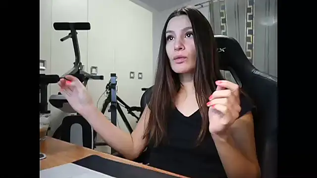 GodlyTheia online show from 12/04/24, 03:32